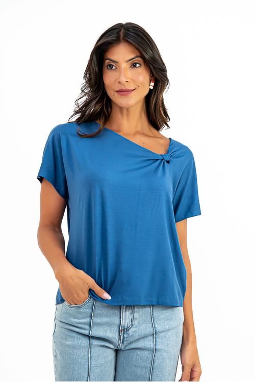 BLUSA DECOTE IRREGULAR JEANS.jpg